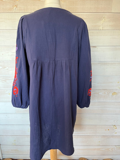 Robe brodée Isla